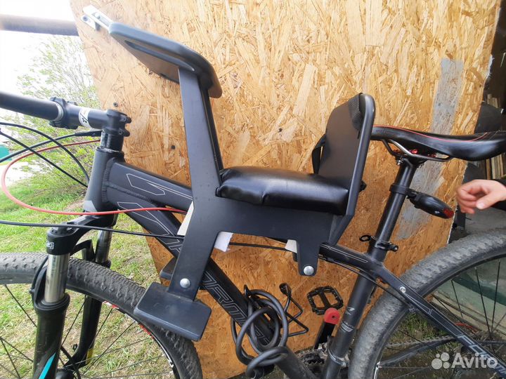 Детское кресло на раму велосипеда
