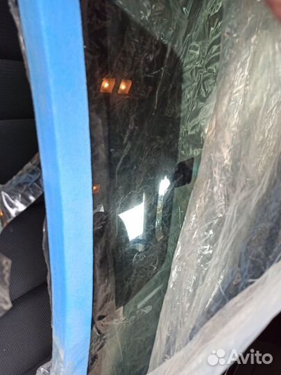 Продам лобовое стекло