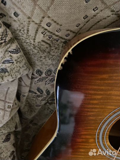 Акустическая гитара