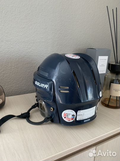 Хоккейный шлем