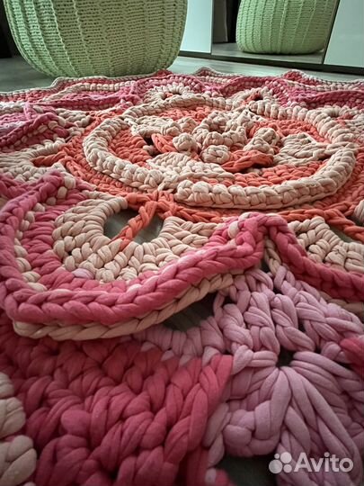 Детский коврик вязаный