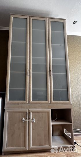 Шкаф сервант