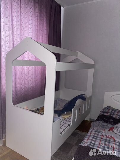Детская кровать домик