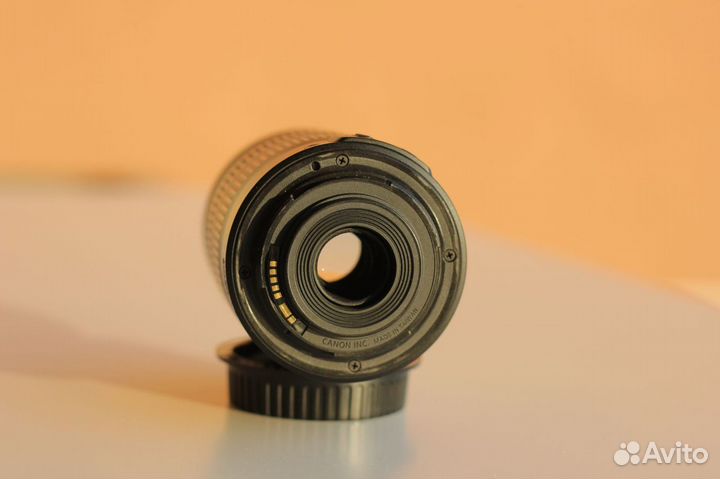 Объектив Canon EF-S 55-250mm f/4-5.6 IS II