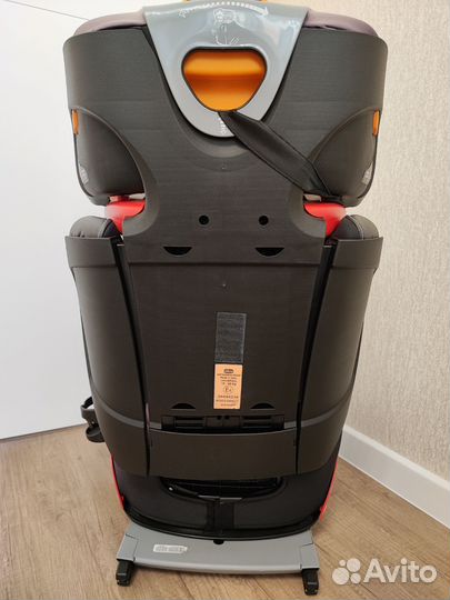 Детское автомобильное кресло Chicco