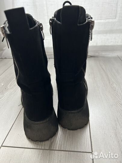 Зимние ботинки для девушки