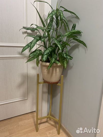 Подставка для цветов/подставка под цветы металл