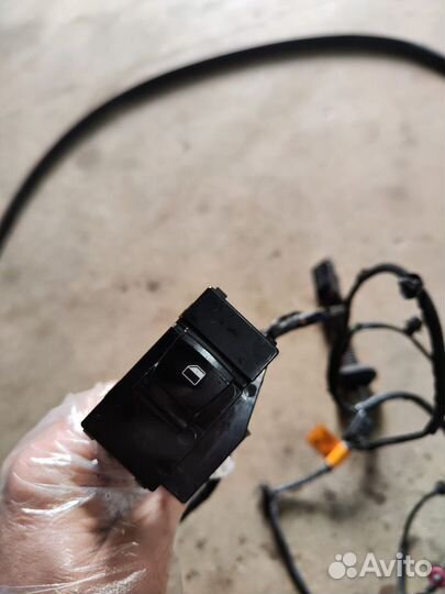 Проводка двери задней правой Hyundai Solaris 2