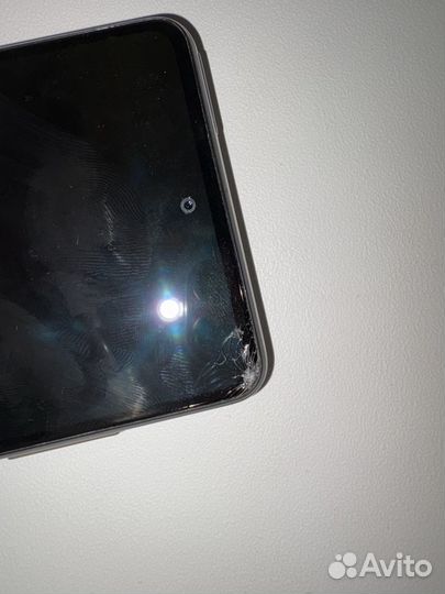 Подлежит ремонту,Поменять дисплей