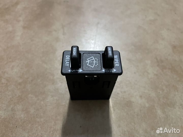 Переключатель стеклоочистителем Freightliner