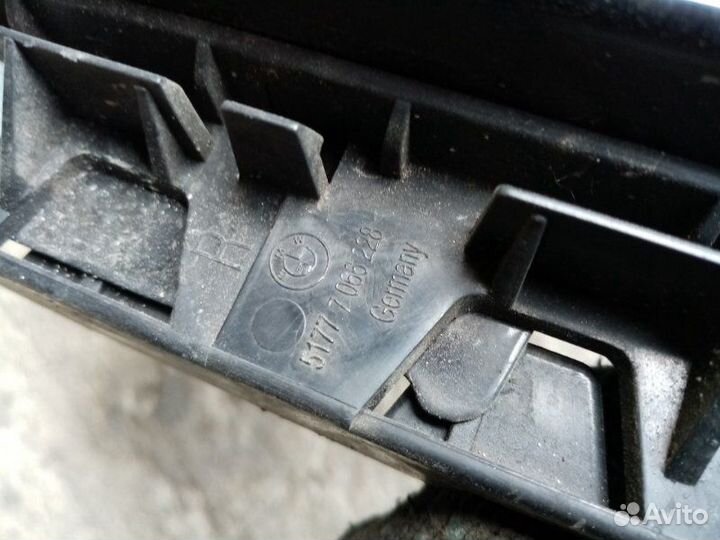 Кронштейн передний правый Bmw 5-Series E60 2.5
