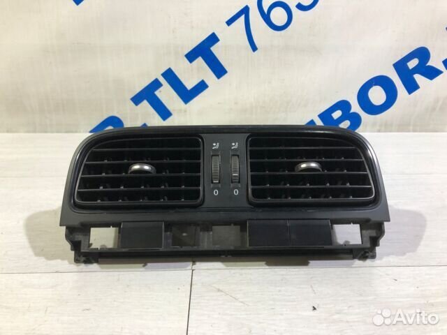 Дефлектор центральный volkswagen polo 5 1.6 мт сед