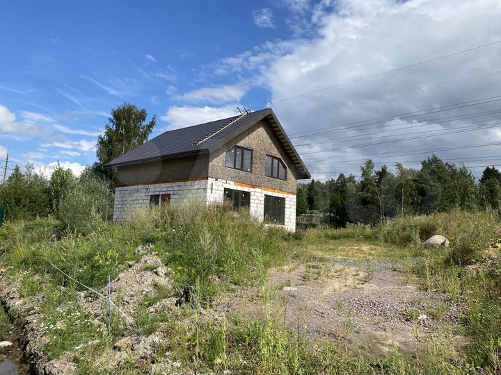 Дом 167 м² на участке 8,1 сот.