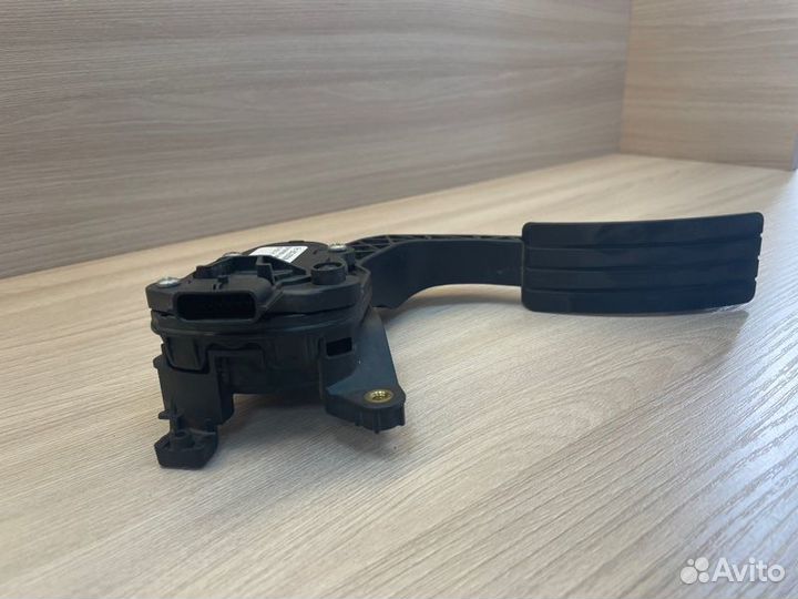 Педаль газа Renault Sandero Stepway