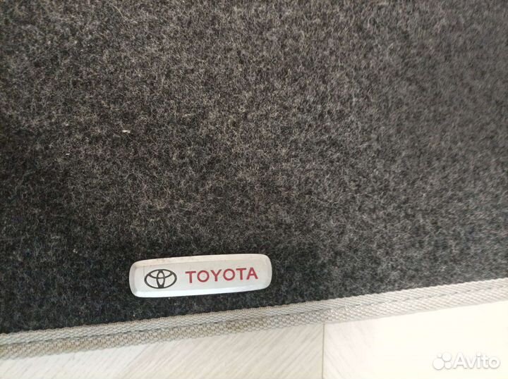 Автомобильные ковры в салон Тойота Камри