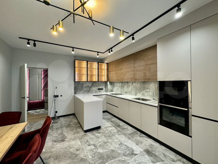 4-к. квартира, 122 м², 7/8 эт.