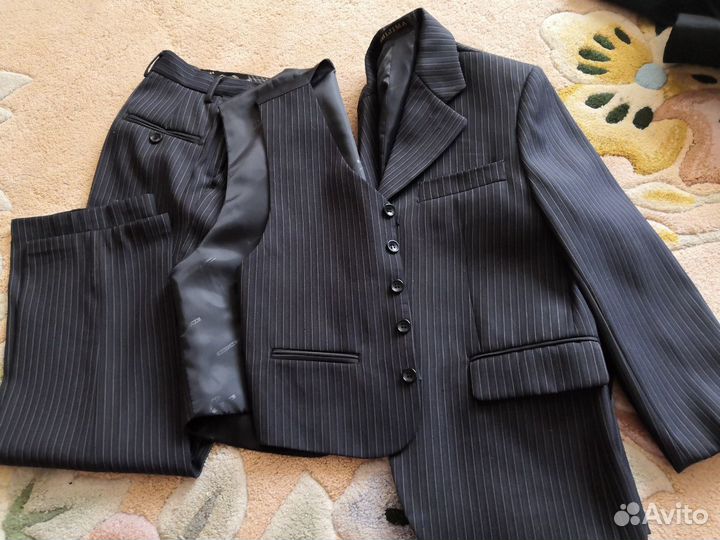 Костюм школьный