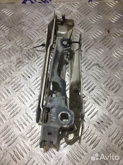 Петли багажника Cadillac Sts седан LH2 4.6 2008