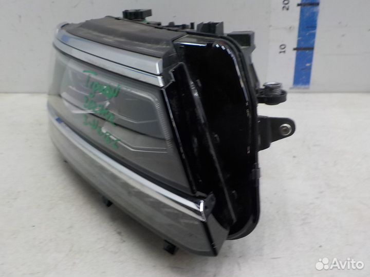 Фара правая Volkswagen Tiguan