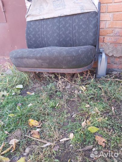 Сиденье в автомобиль