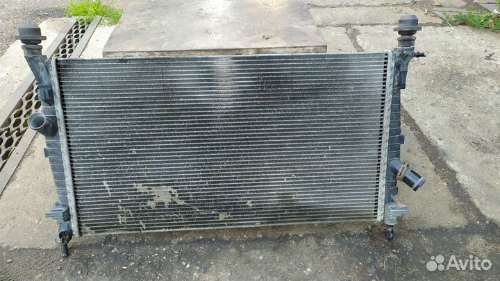 Радиатор охлаждения ford transit 2.0TD 2005г