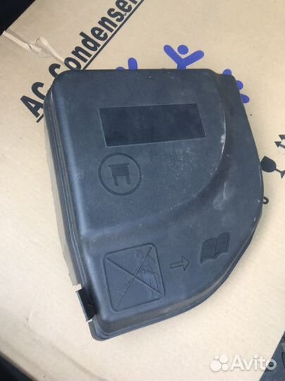 Крышка монтажного блока Citroen C4 G1