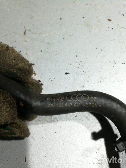 Патрубок системы охлаждения Volkswagen Passat B6