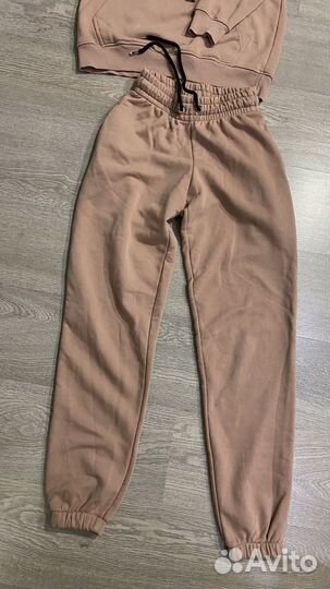 Спортивный костюм женский