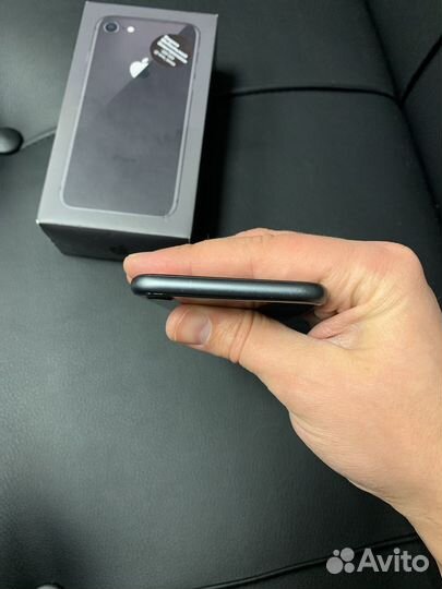 iPhone 8, 64 ГБ