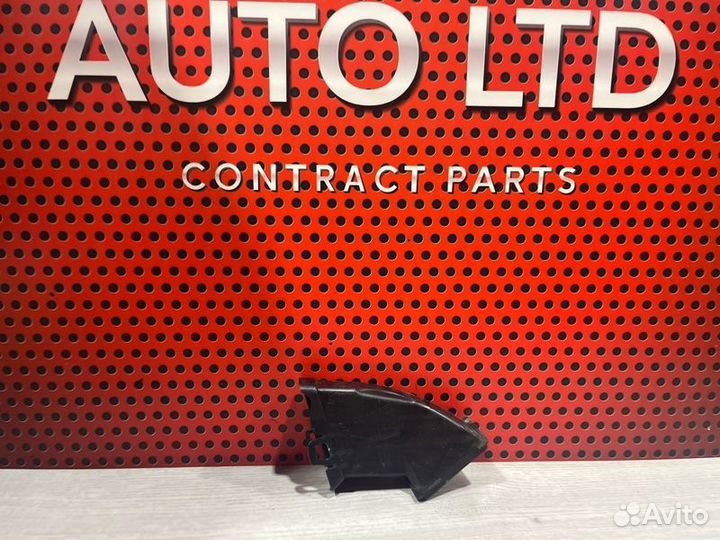 Пластик моторного отсека Bmw 5 G30 2018