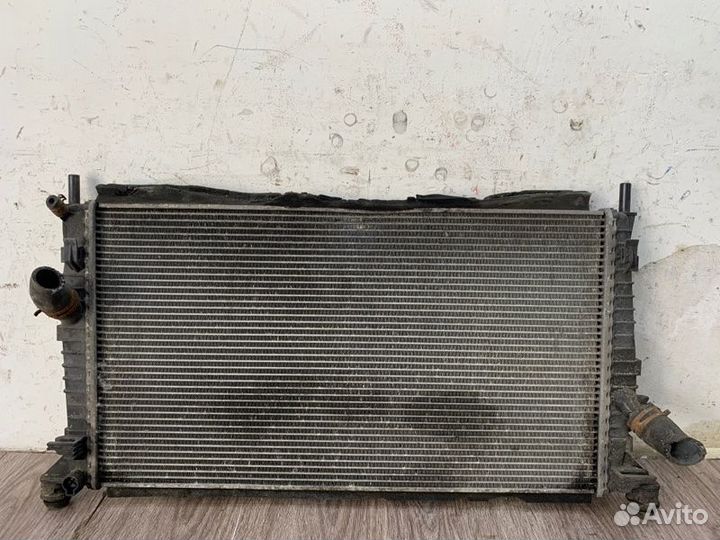 Радиатор двс передний Ford Focus 2 хетчбэк 5-ти