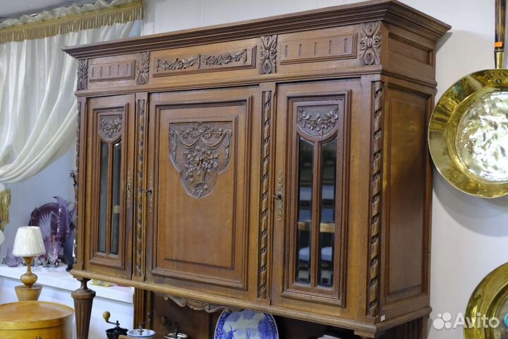 Антикварный дубовый буфет