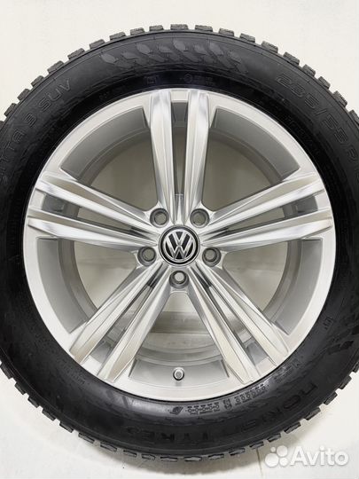 Новые Volkswagen Tiguan new, Nokian 235/55 R18