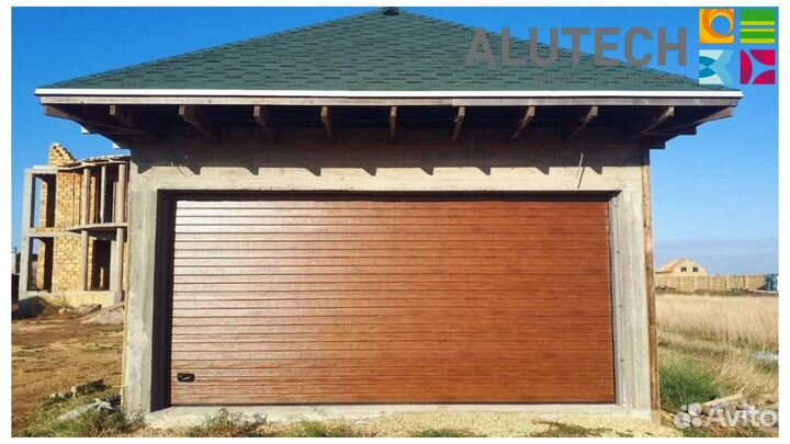 Секционные ворота для гаража alutech