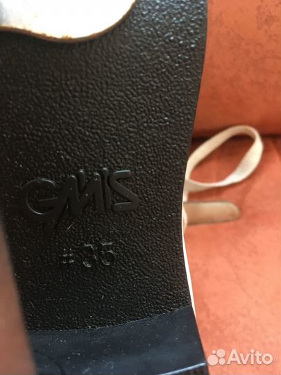 Коньки финурные