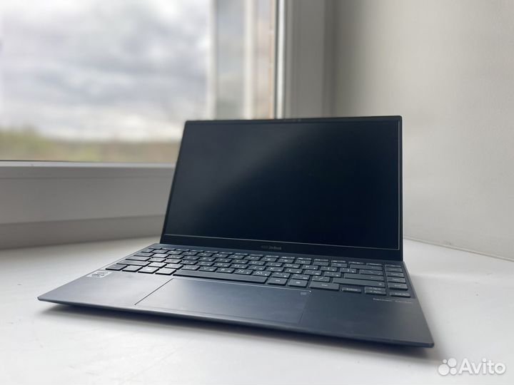 Asus ZEN book 13