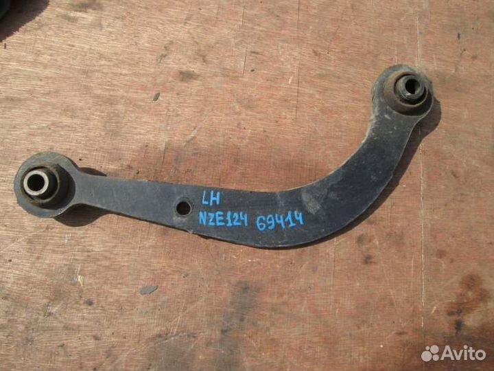 Рычаг задний Toyota Corolla Fielder NZE124 1NZ-FE