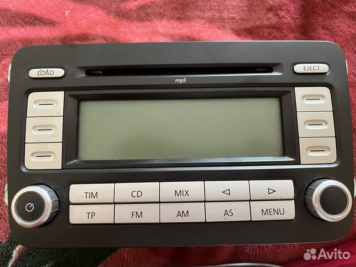 Штатная магнитола на Volkswagen В6 2008 оригинал