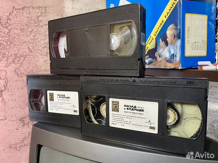 Видеокассеты Назад в Будущее