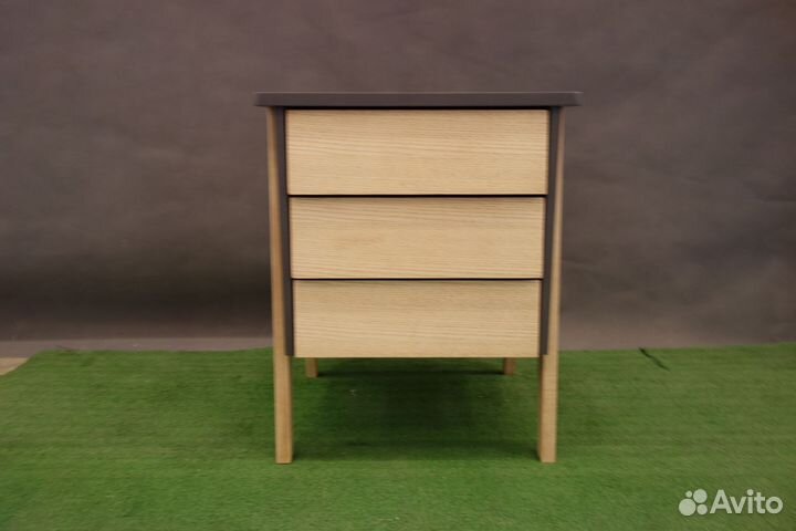 Тумбочка Leset 