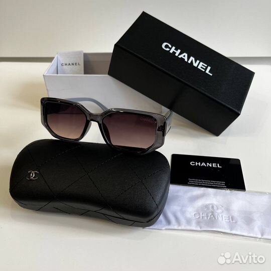 Очки солнцезащитные