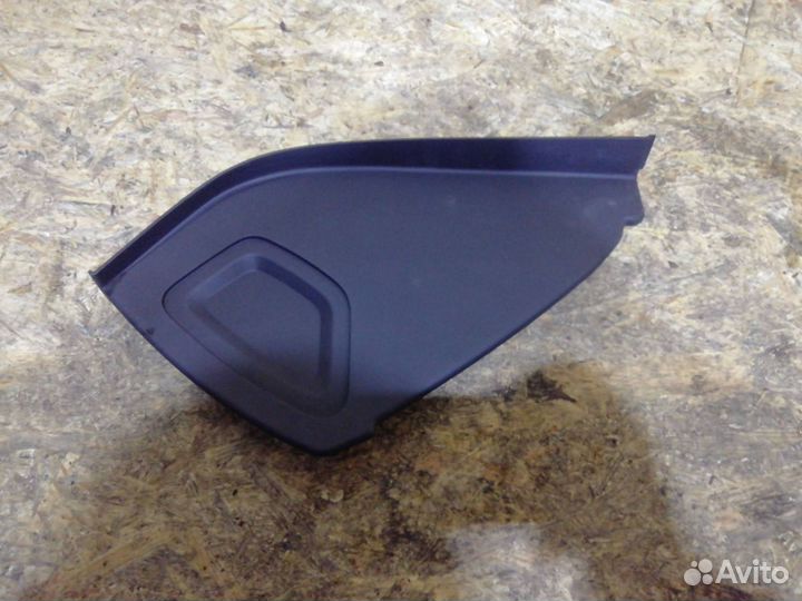 Декоративная накладка торпедо левая Land Rover 4