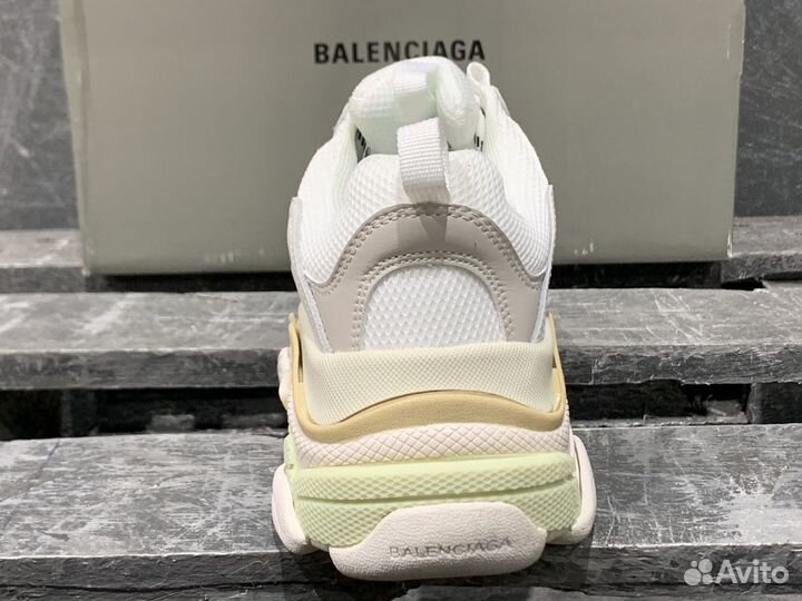 Женские кроссовки Balenciaga Triple S White