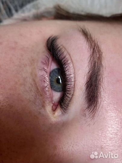 Наращивание ресниц, оформление бровей