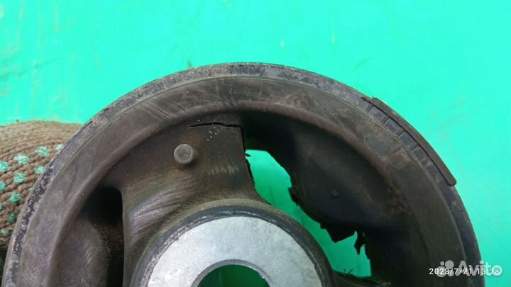 Подушка двигателя задняя для Honda Civic 5D