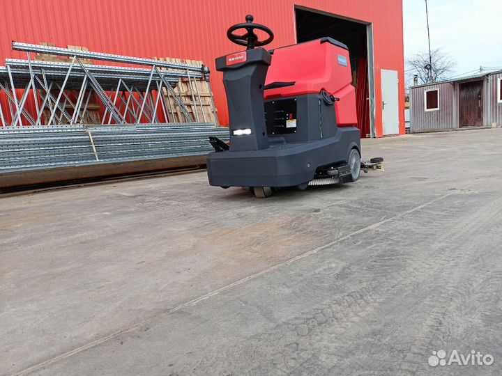 Cамоходная поломоечная машина серии NR810