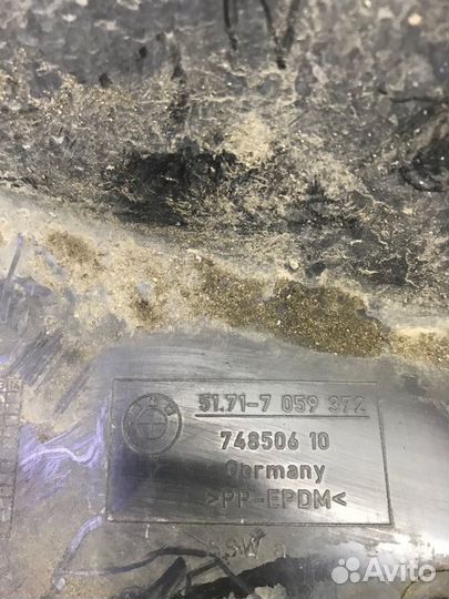 Подкрылок передний правый Bmw 1 Series хетчбэк-5ти