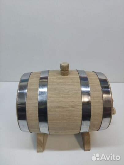 Дубовая бочка 15л. с краном