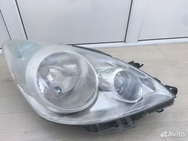 Фара правая nissan note e11