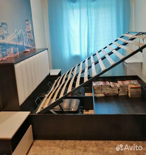 Продам спальный гарнитур